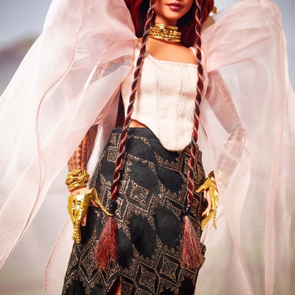 Creations Exclusive-Barbie Signature-Barbie Styled by Design Doll 2 NIB - Picture 4 of 16